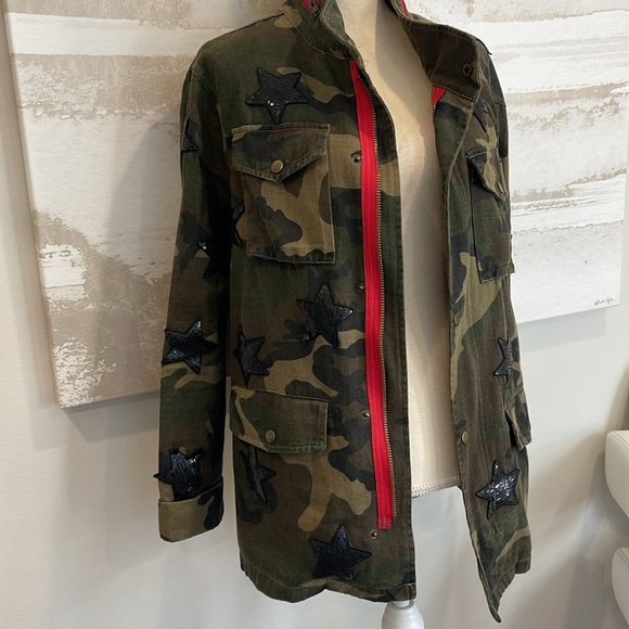 Parka NY Camo Print W. Black Sequin Patch Stars & Red Trim Military Jacket Sz M - Picture 2 of 5
